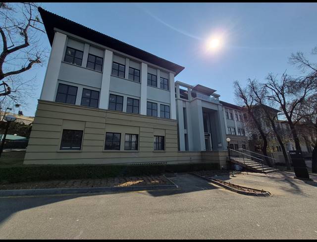 1,311M² OFFICE TO LET IN SANDTON CENTRAL